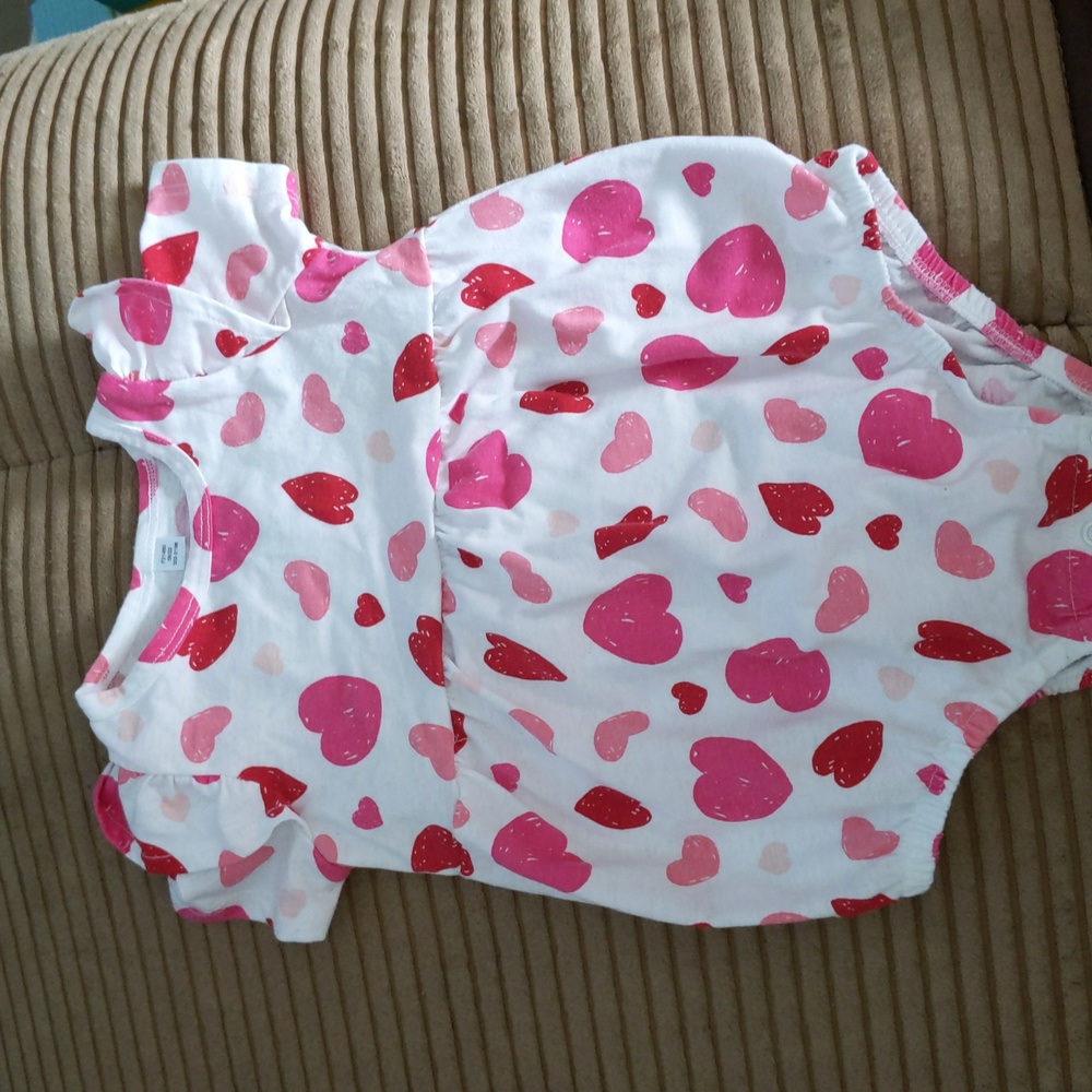 Okie dokie bodysuit with hearts